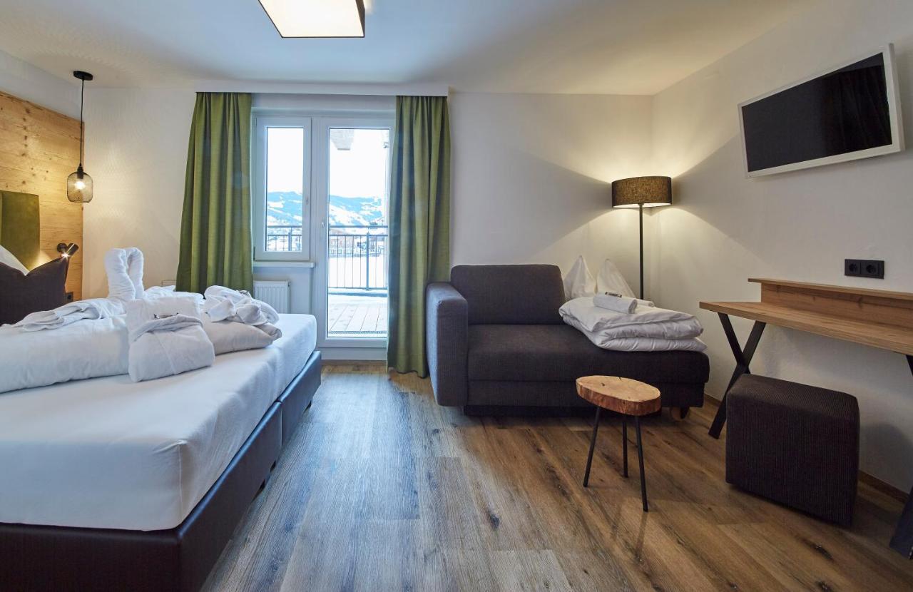 Hotel Hubertushof Σάαλμπαχ-Χίντεργκλεμ Εξωτερικό φωτογραφία